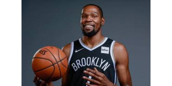 Durant participa en nuevas formas de competencia.